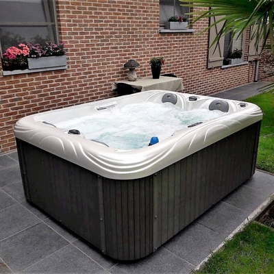 Tina caliente del masaje al aire libre de acrílico de Whirlpool con la luz subacuática del LED