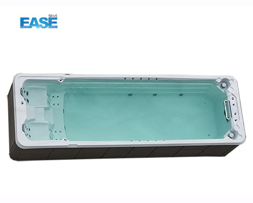 Experimente el lujo de nuestra piscina de alta calidad