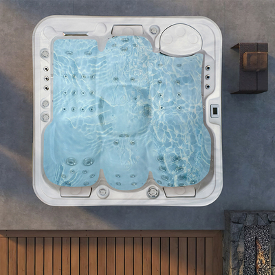 bañera de hidromasaje personalizable con desinfección UV y sistema de control Balboa