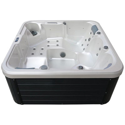 Un baño de hidromasaje rectangular para 3 personas con luces LED y filtro de 1pc.