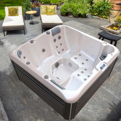 Bañera de acrílico al aire libre del masaje de Whirlpool de la tina caliente con el sistema de sonido de Bluetooth