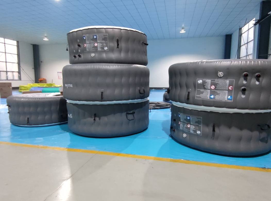 Tina caliente inflable modificada para requisitos particulares con la bañera de las aguas termales de la cubierta del aislamiento inflable