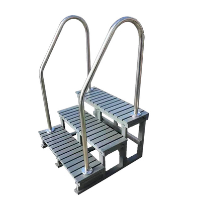 Escalera al aire libre del paso de la bañera de la escalera de la piscina de la piscina con la ayuda de los apoyabrazos